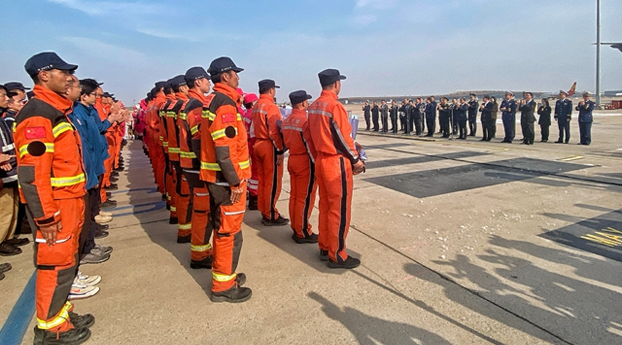 中国救援队伍完成缅甸地震救援任务平安回国