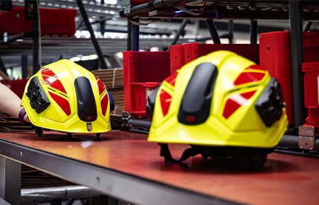 仅重800g，新一代超轻应急救援头盔，适应于多种救援场景